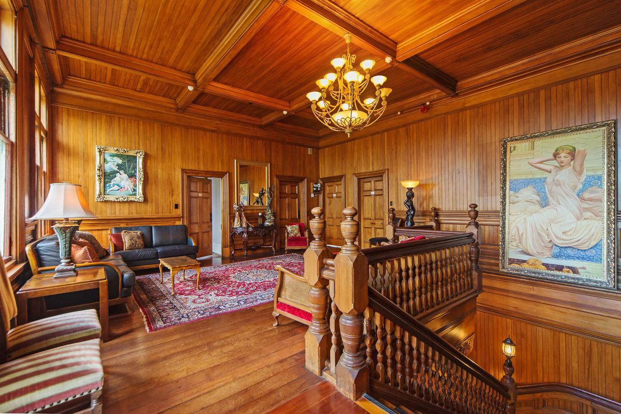 Highden Manor Estate 호텔 파머스턴노스 외부 사진