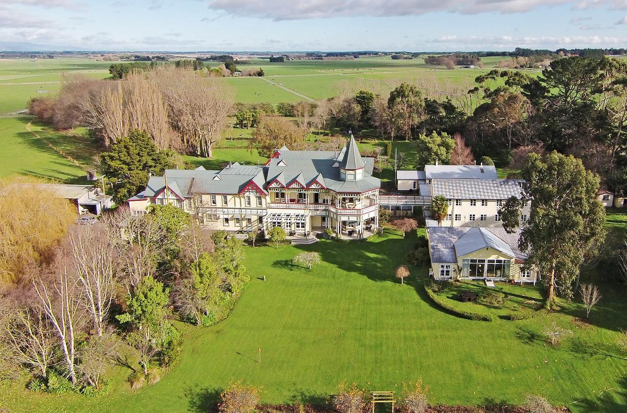Highden Manor Estate 호텔 파머스턴노스 외부 사진