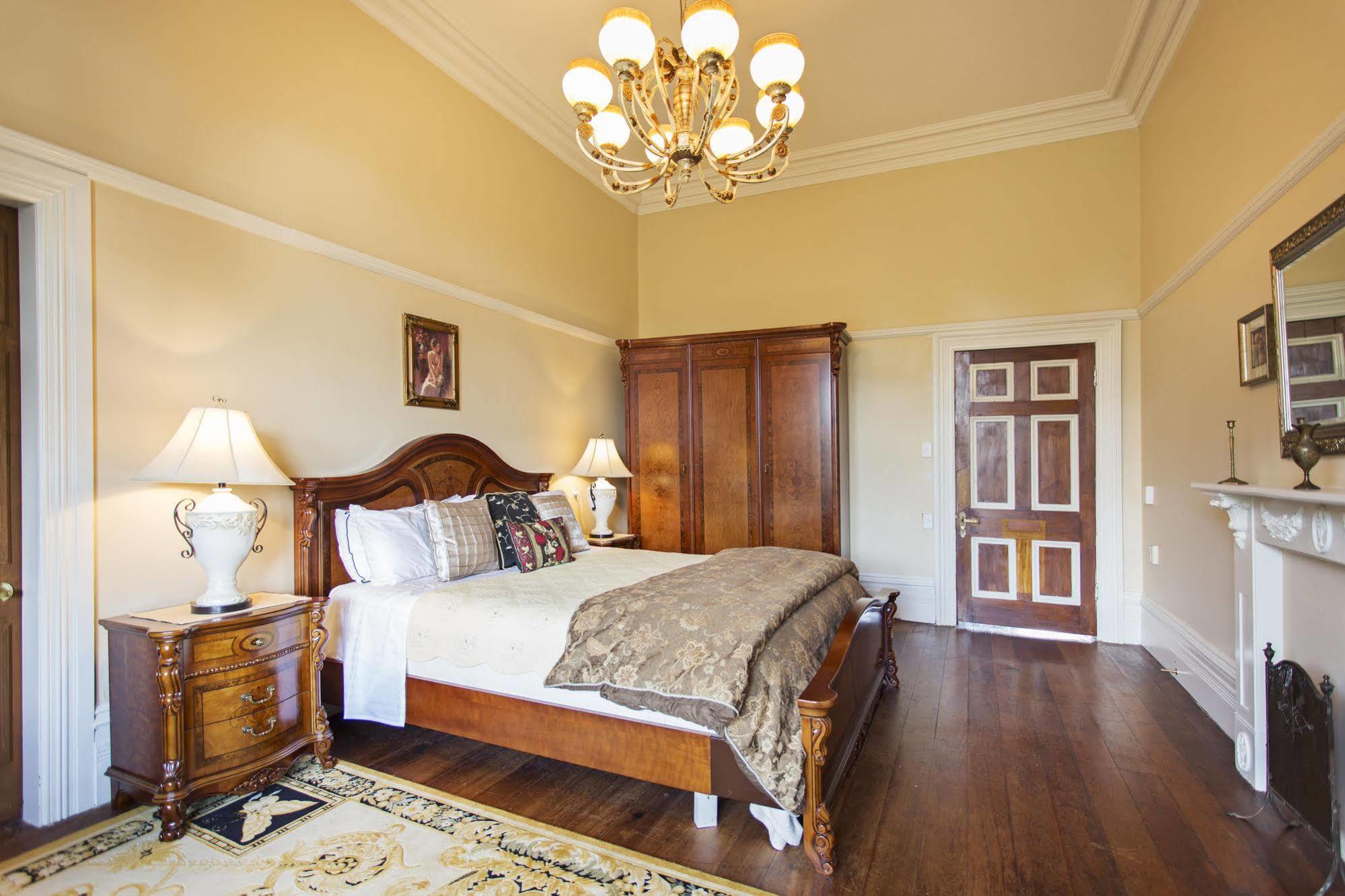 Highden Manor Estate 호텔 파머스턴노스 외부 사진