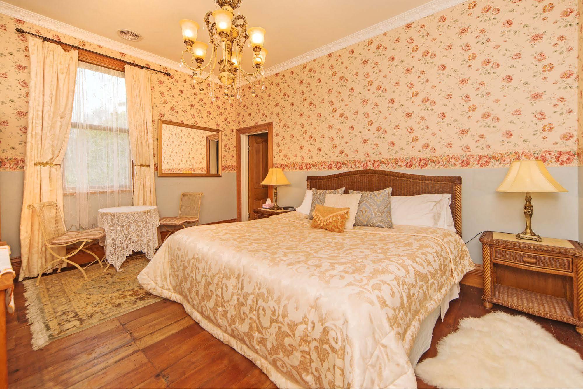 Highden Manor Estate 호텔 파머스턴노스 외부 사진
