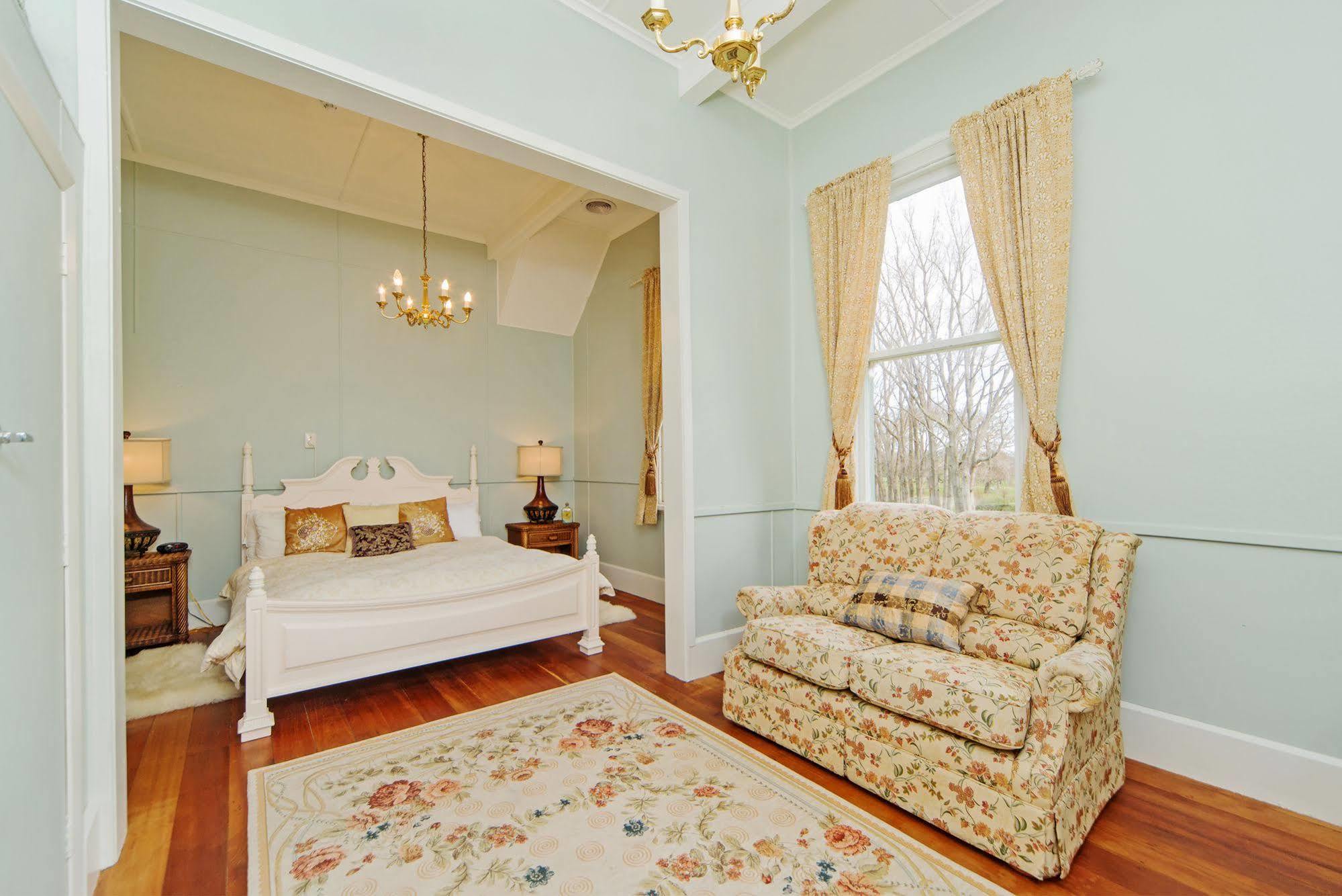 Highden Manor Estate 호텔 파머스턴노스 외부 사진