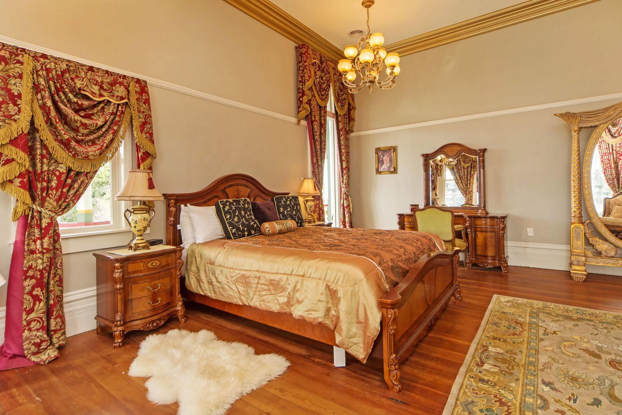 Highden Manor Estate 호텔 파머스턴노스 외부 사진