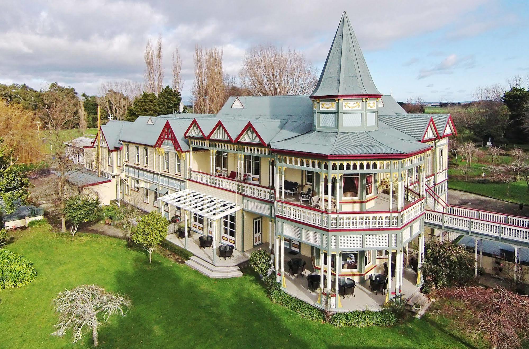 Highden Manor Estate 호텔 파머스턴노스 외부 사진