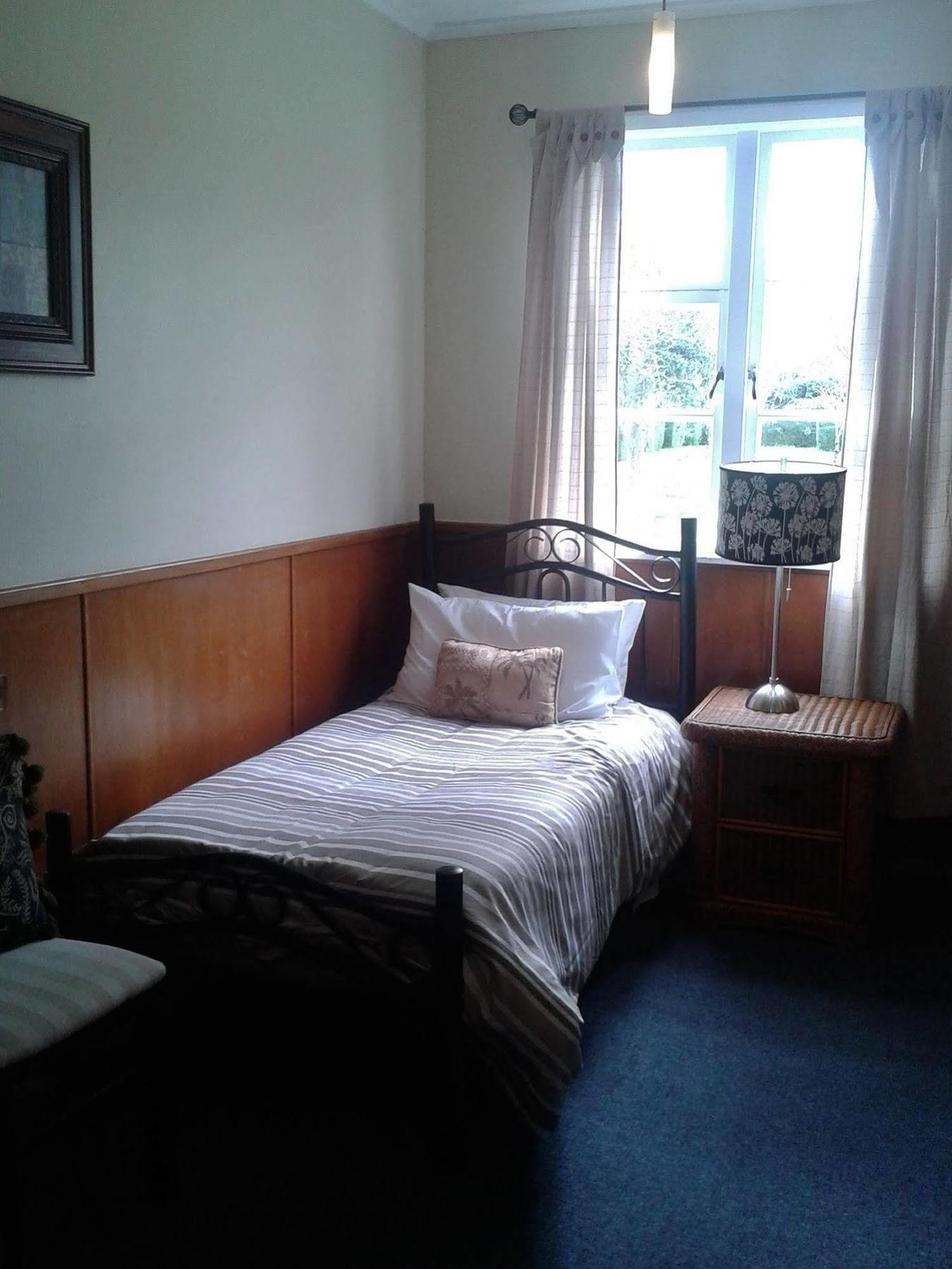 Highden Manor Estate 호텔 파머스턴노스 외부 사진