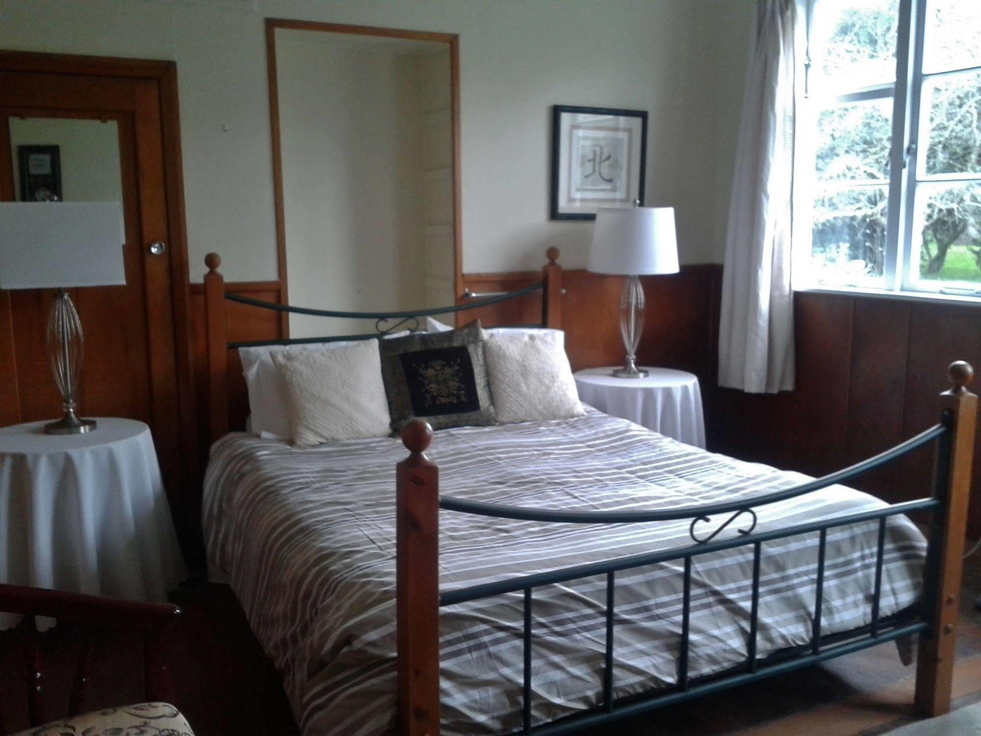 Highden Manor Estate 호텔 파머스턴노스 외부 사진