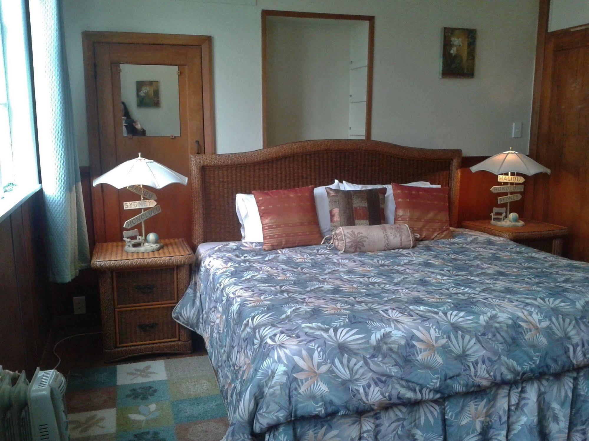 Highden Manor Estate 호텔 파머스턴노스 외부 사진