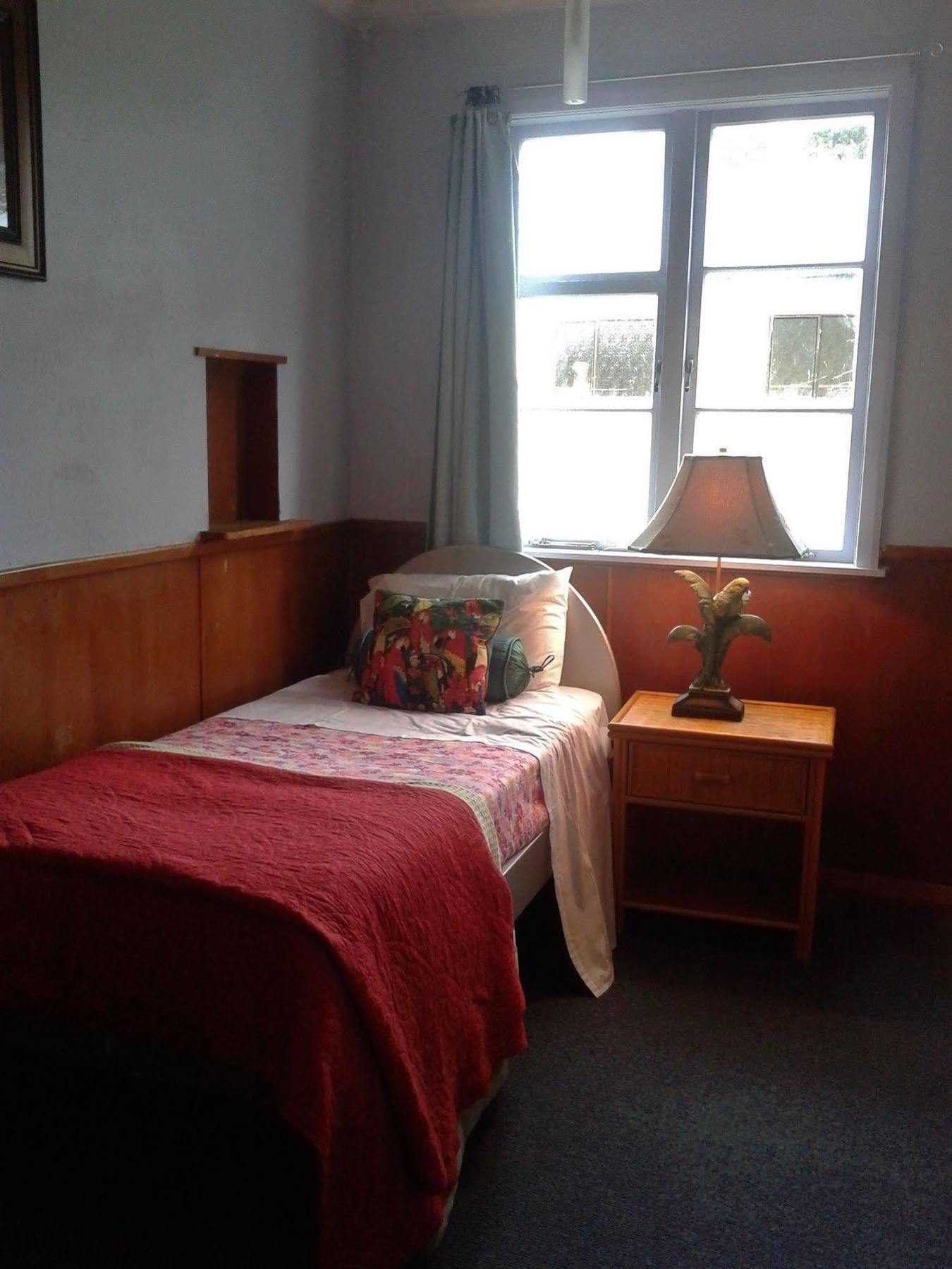 Highden Manor Estate 호텔 파머스턴노스 외부 사진